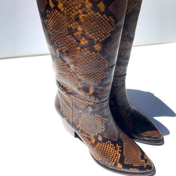 Banana Republic Shoes - Banana Republic 6 NWOT snakeskin  Women’s Boots
